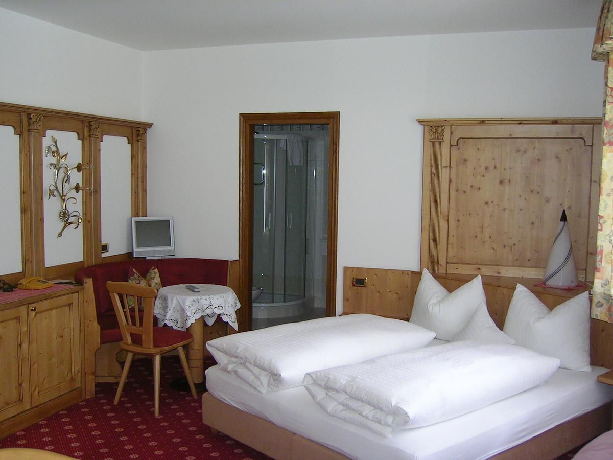 Hotel Garni Royal Arabba Exteriör bild