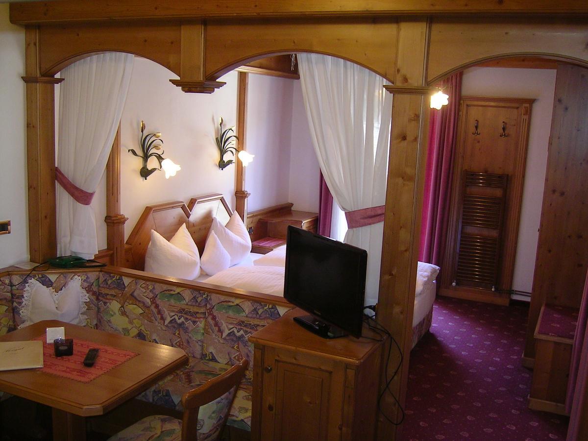 Hotel Garni Royal Arabba Exteriör bild