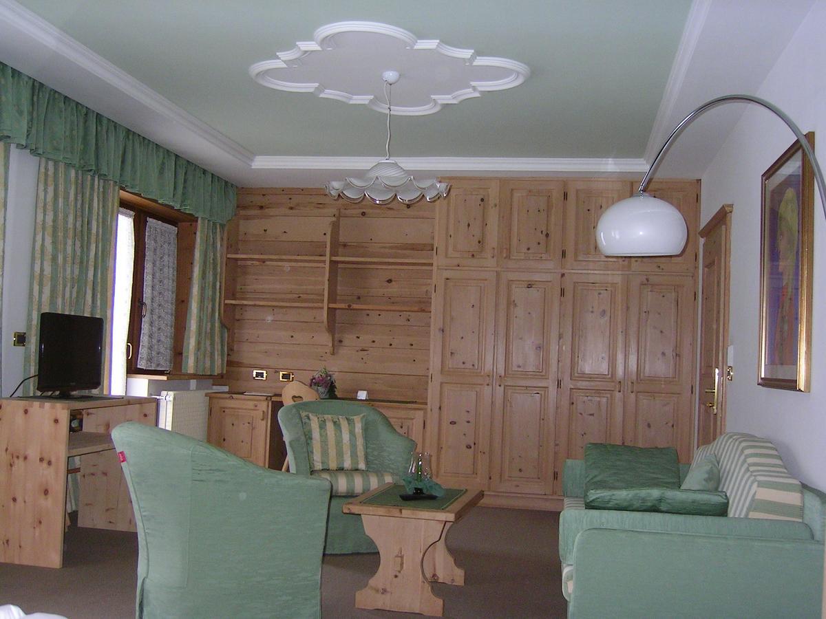 Hotel Garni Royal Arabba Exteriör bild
