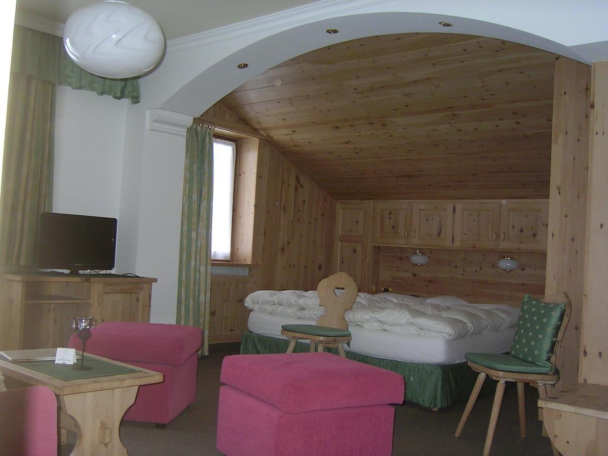 Hotel Garni Royal Arabba Exteriör bild