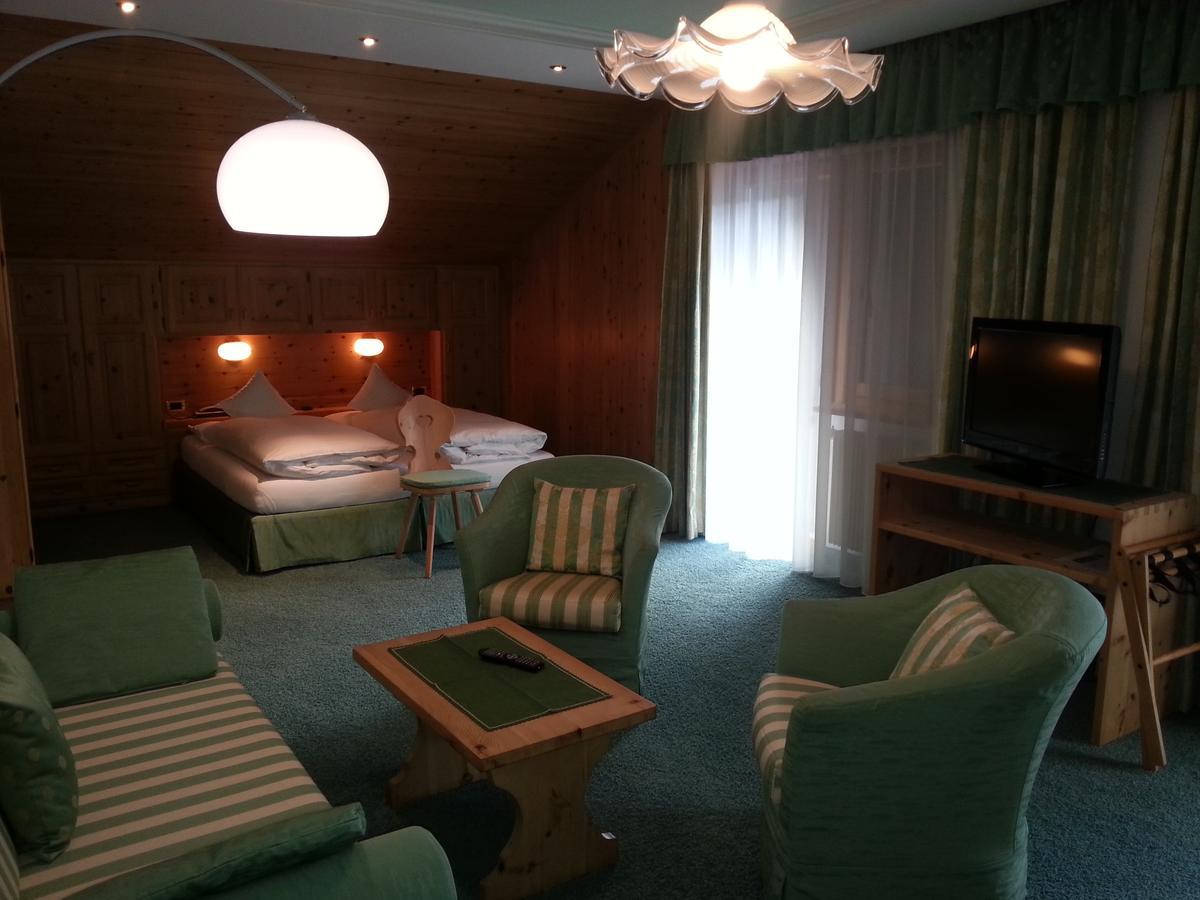 Hotel Garni Royal Arabba Exteriör bild
